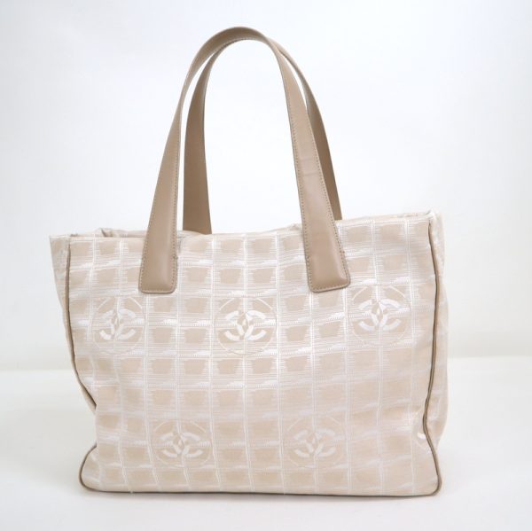 2000112256300041 2 CHANEL Line Tote MM Beige