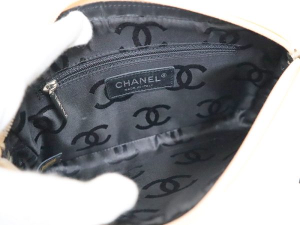 2000112256600024 5 CHANEL Shoulder bag Cambon line