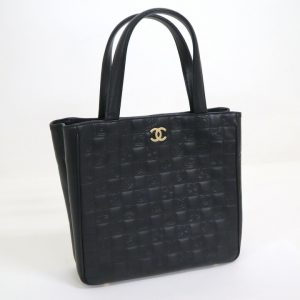 2000112256600025 1 Louis Vuitton Batignolles Vertical Monogram Canvas Tote Bag Brown