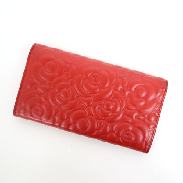 2000114256500089 2 Chanel Camellia long wallet red