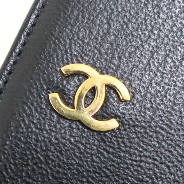 2000114256600026 5 Chanel Cocomark Wallet black leather