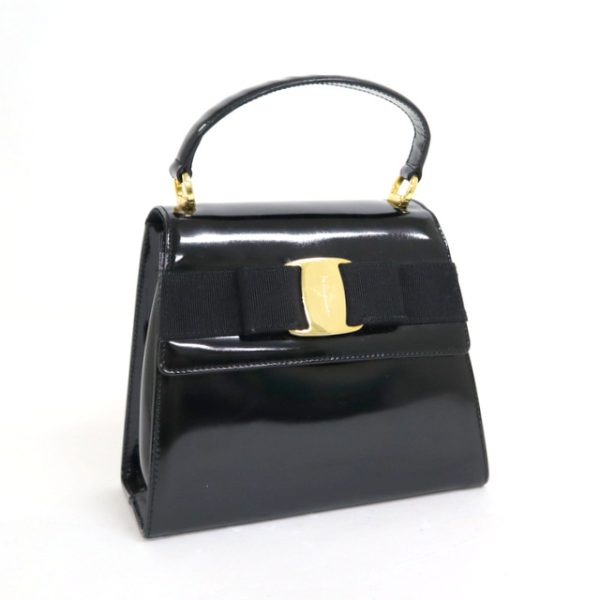 2000196257000002 1 Salvatore Ferragamo 2WAY handbag Vara enamel black