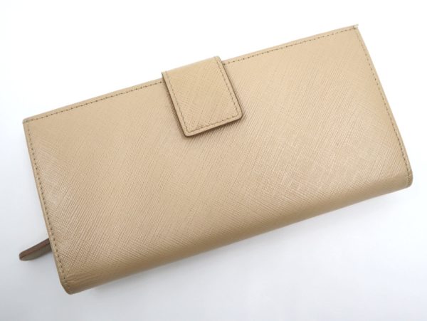 2000198256100001 2 Salvatore Ferragamo Gancini bi flong wallet beige