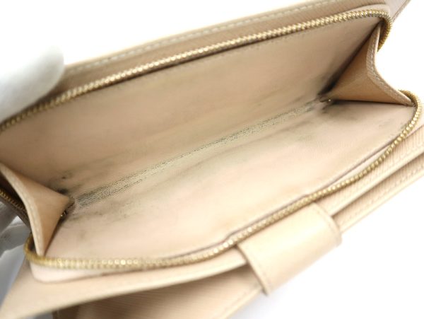 2000198256100001 6 Salvatore Ferragamo Gancini bi flong wallet beige