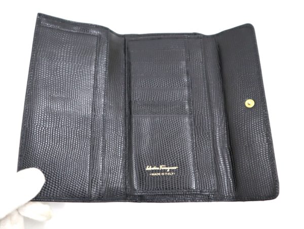 2000198256300001 4 Salvatore Ferragamo Vara tri flong wallet pouch black