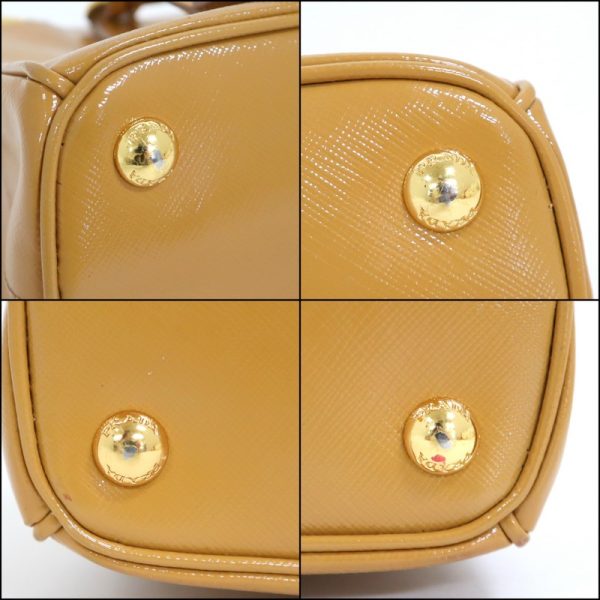 2000231255000039 10 Prada Galleria Medium Saffiano Camel