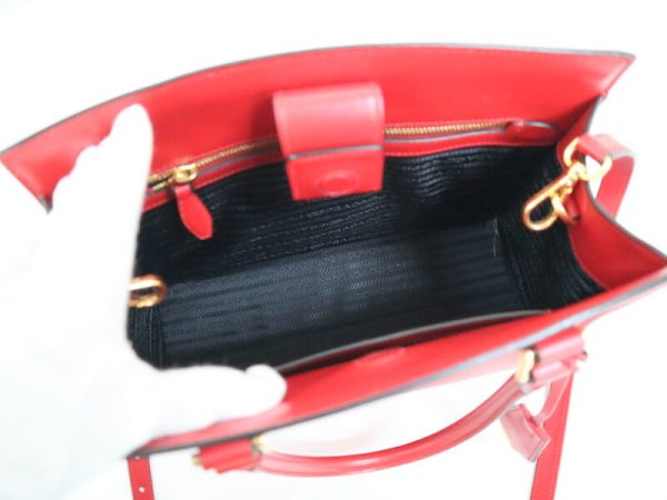 2000231255900033 5 PRADA Saffiano 2WAY bag red