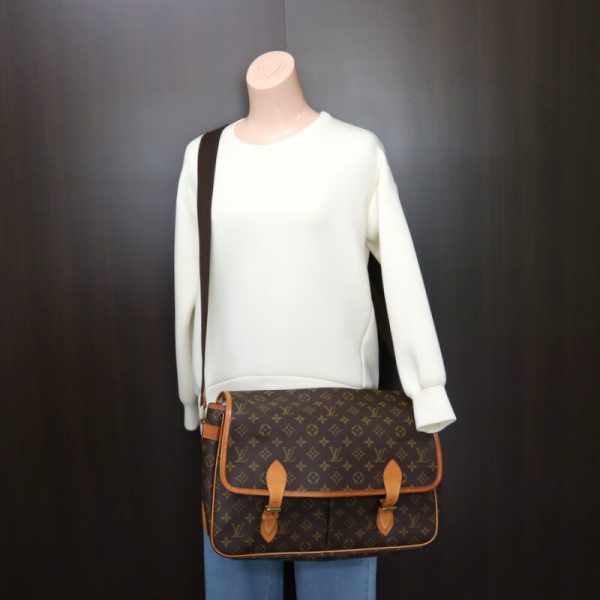 2000365257000001 9 Louis Vuitton GM Shoulder Bag Monogram Brown M42249 Bag