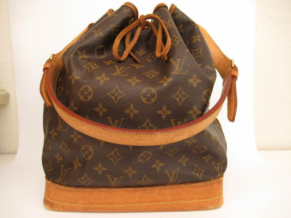 20004606 2 Louis Vuitton Noe Monogram Shoulder Bag