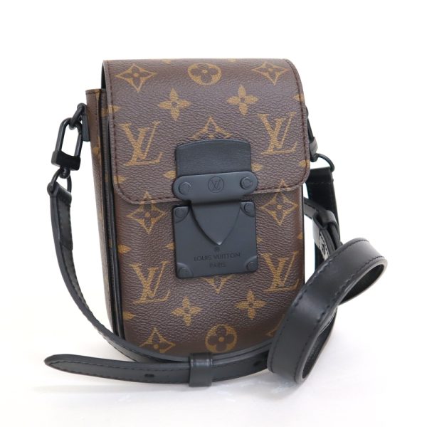 2000773256500579 1 Louis Vuitton S lock Wearable Wallet Shoulder Bag