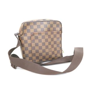 2000773256600041 1 Louis Vuitton Monogram Batignolles Tote Bag