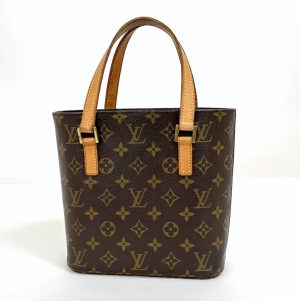 2000803256600319 1 Gucci GG Supreme Tote Bag GG Pattern