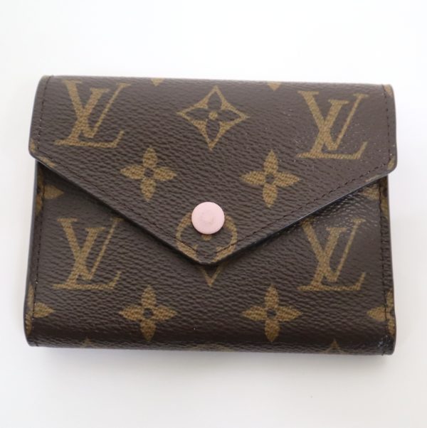 2001017256500618 1 Louis Vuitton Portefeuille Victorine Wallet Monogram