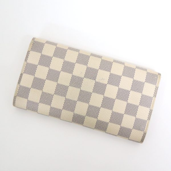 2001017256500736 2 Louis Vuitton Portefeuil Damier Azur White