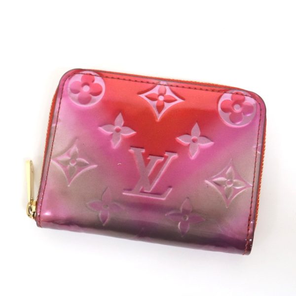 2001017256600269 1 Louis Vuitton Vernis Zippy Coin Rose Eau Rouge Metalized