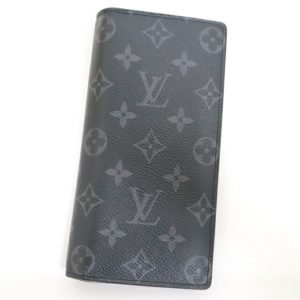 2001017256600587 1 Louis Vuitton Multicle 4 Vernis Wallet