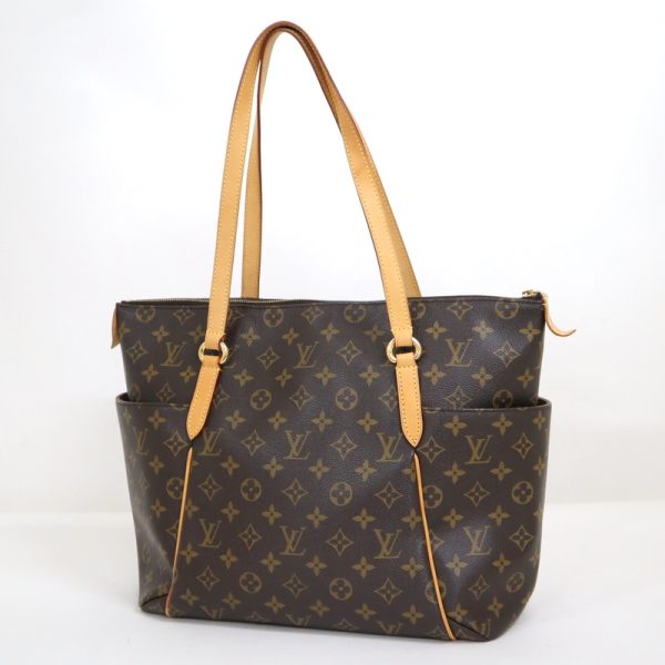 2001198256500238 2 Louis Vuitton Totally MM Tote Bag Monogram Brown