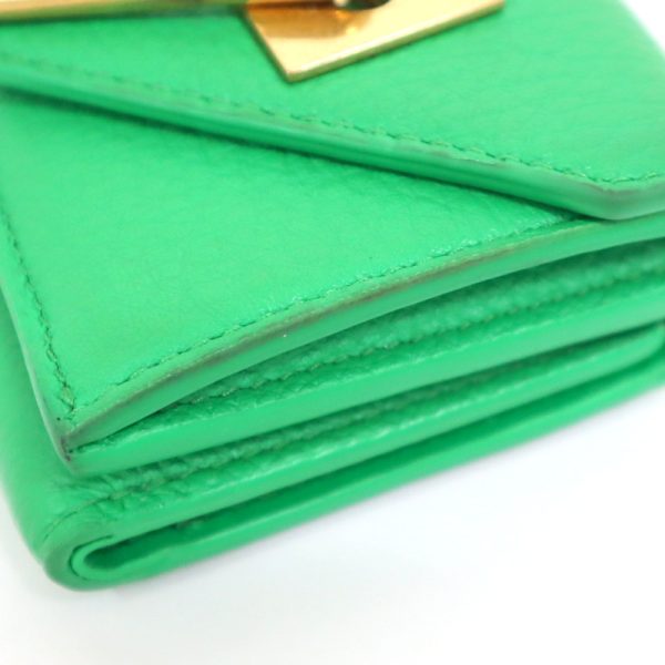 2010303256000021 9 Bottega Veneta tri fodl wallet green