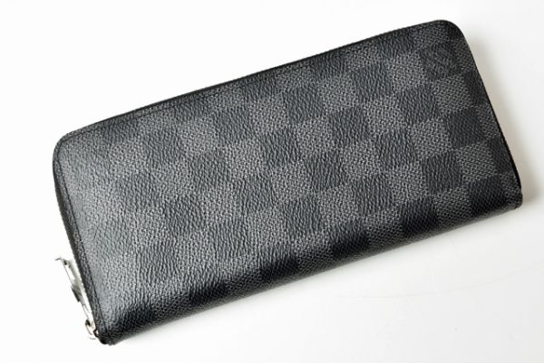 201031 23 lv 2 Louis Vuitton Long Wallet Zippy Damier Graphite