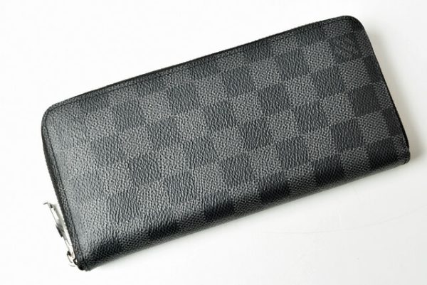 201031 23 lv 2 Louis Vuitton Zippy Wallet Damier Graphite