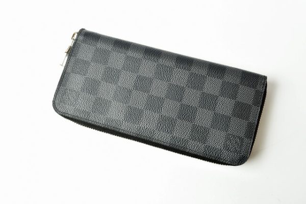 201031 23 lv 3 Louis Vuitton Zippy Wallet Damier Graphite