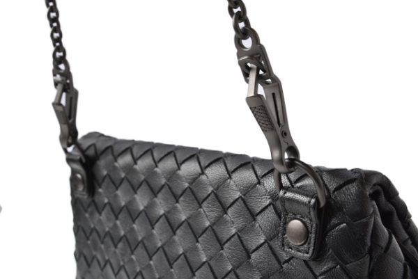 201031 24 bv 5 Bottega Veneta Clutch Bag Shoulder Chain Black