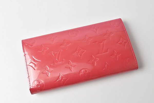 201115l32 Louis Vuitton Sara Wallet Long Vernis Framboise