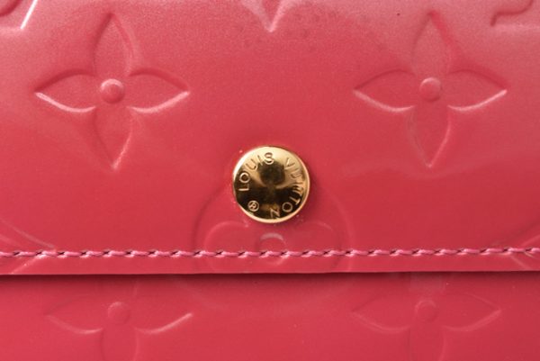 201115l35 Louis Vuitton Sara Wallet Long Vernis Framboise