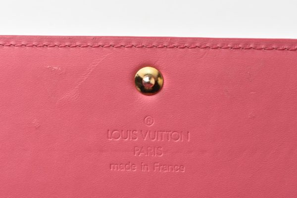 201115l37 Louis Vuitton Sara Wallet Long Vernis Framboise