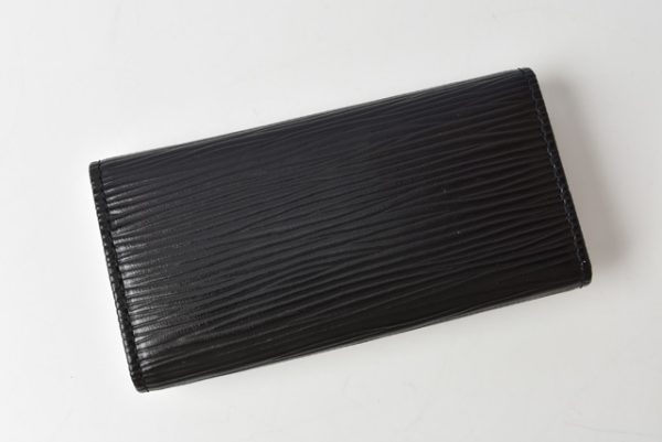 201115lv15 6 Louis Vuitton Epi Noir Key Case