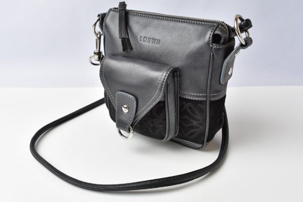 201122 1 8 lo 6 Loewe Shoulder Bag Suede Black