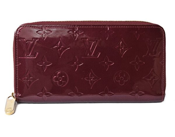 201215 25 lv 1 Louis Vuitton Wallet Vernis Rouge Fauvist