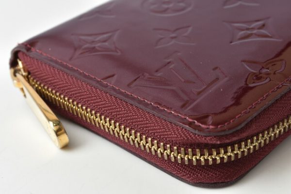 201215 25 lv 10 Louis Vuitton Wallet Vernis Rouge Fauvist