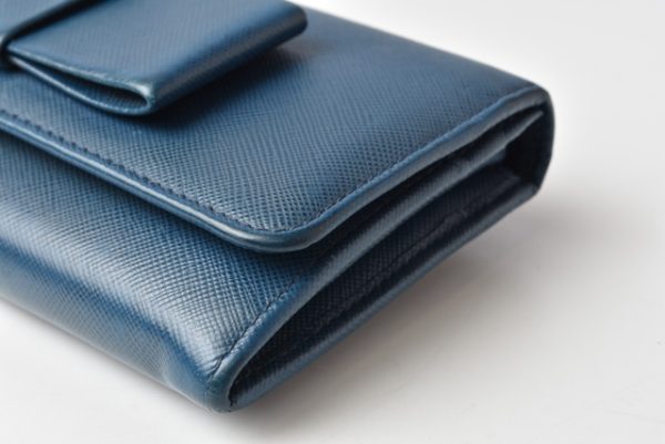 201215 8 p 8 Prada Saffiano Wallet Blue