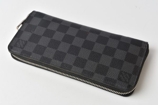 201225 10 lv 2 Louis Vuitton Long Wallet Zippy Damier Graphite