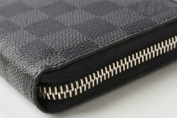 201225 10 lv 5 Louis Vuitton Zippy Wallet Damier Graphite Black