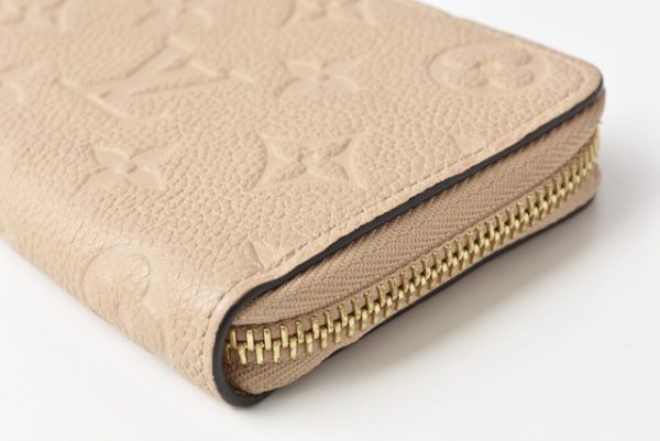 201225 13 lv 4 Louis Vuitton Long Wallet Portefeuille Clemence Empreinte Dune