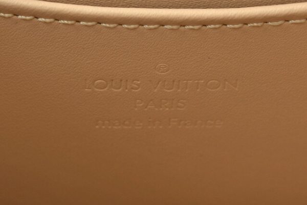 201225 24 lv 6 Louis Vuitton Zippy Coin Card Case Vernis Dune Beige