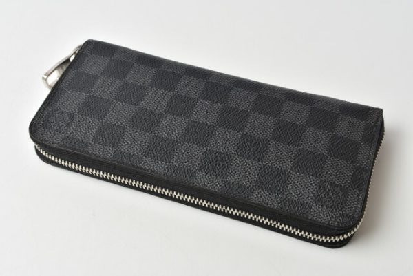 201229 15 lv 3 Louis Vuitton Zippy Wallet Damier Graphite Black