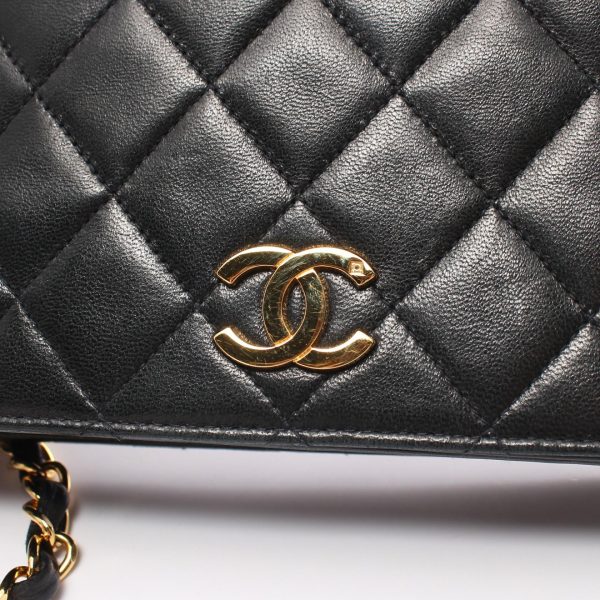 2100301142282 6 Chanel Matelasse Shoulder Bag Lambskin Black