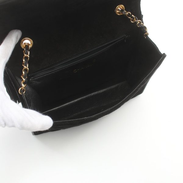 2100301147874 3 Chanel Matelasse Shoulder Bag Suede Black