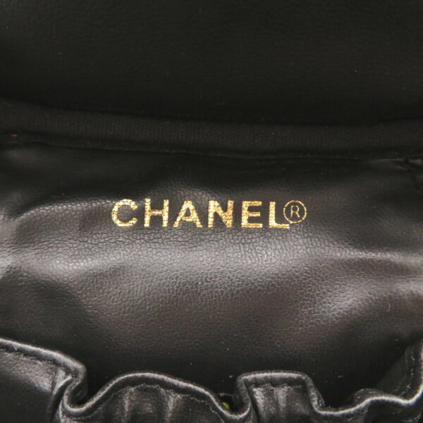 2101217772730 5 Chanel Vanity Caviar Skin Handbag Black