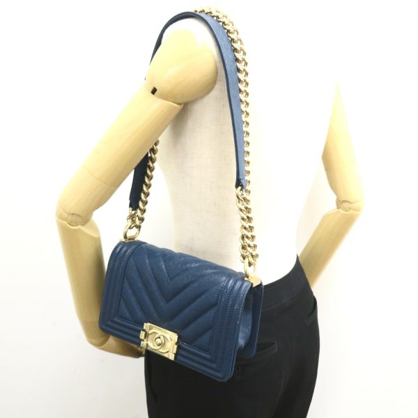 2101217809511 6 Chanel Boy Chanel Chain Shoulder Bag Caviar Skin Blue