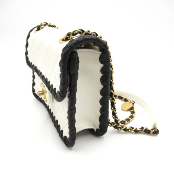 2101217950084 3 Chanel Chain Shoulder Bag White Black