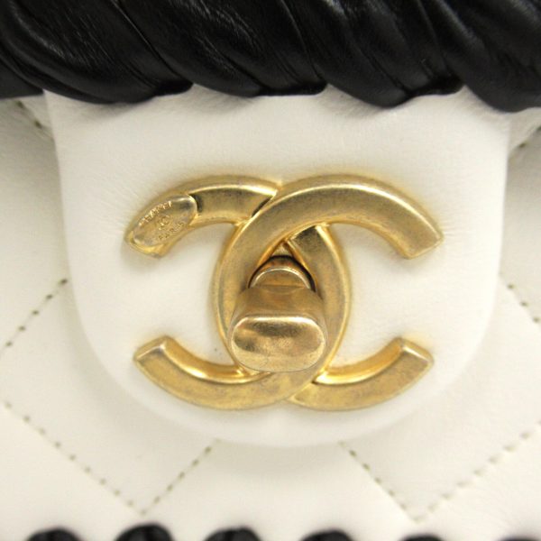 2101217950084 9 Chanel Chain Shoulder Bag White Black