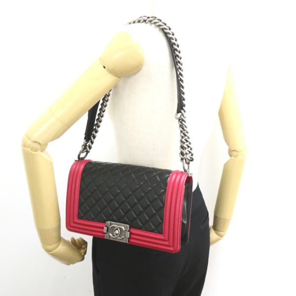 2101217991094 6 Chanel Boy Chain Shoulder Bag Lambskin Black Red