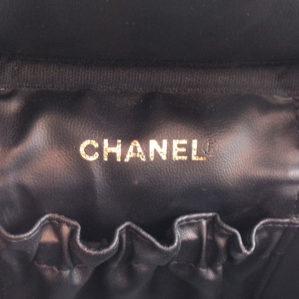 2101218004946 3 Chanel Vanity Bag Calf Black