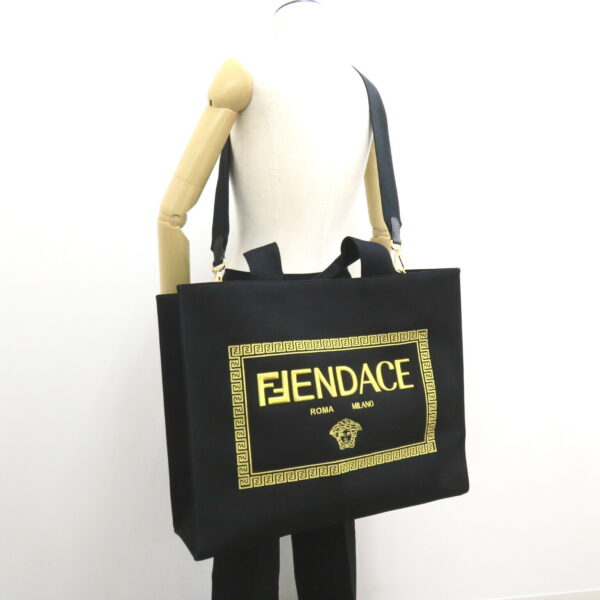 2101218029567 4 Fendi 2Way Tote Bag Black