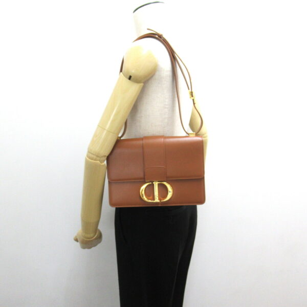 2101218029680 5 Dior 30 Montaigne Shoulder Bag Brown