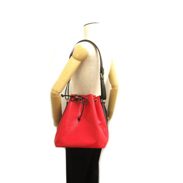 2101218100648 5 Louis Vuitton Petit Noe Shoulder Bag Epi Red Black